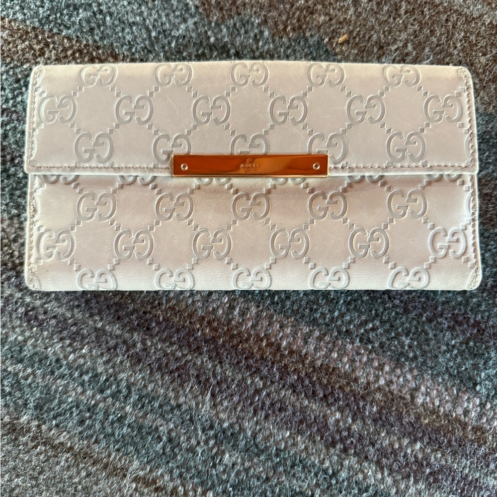 Gucci Cream Continental Guccissima Wallet